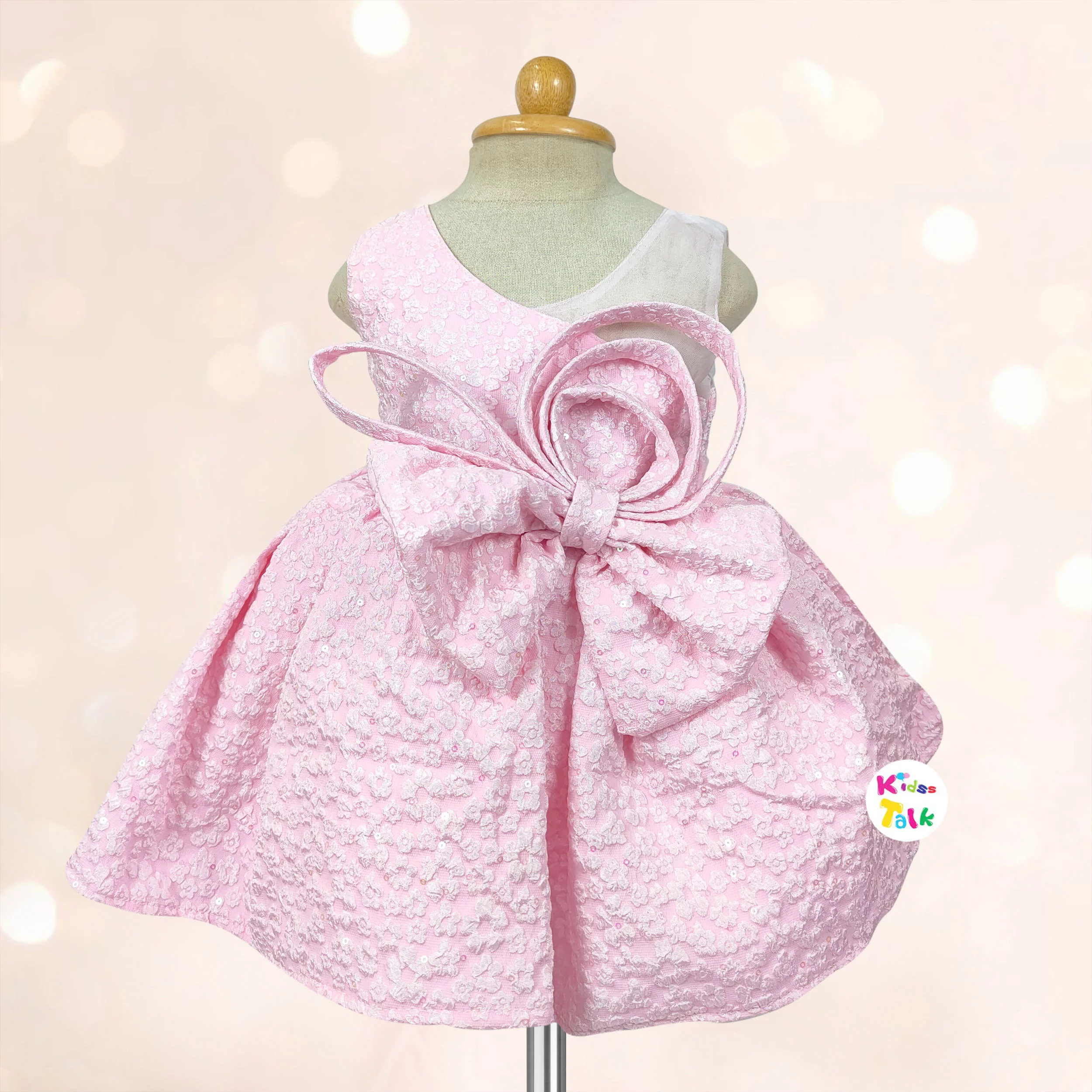 Cute Sleeveless Frock With Flower Applique - Baby Pink